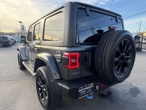 Used 2023 Jeep Wrangler Unlimited Sahara w/ Cold Weather Group image 5