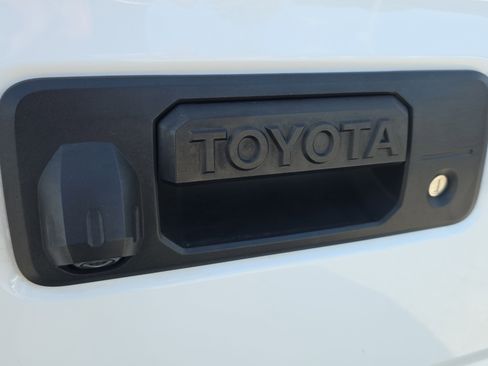 Used 2023 Toyota Tacoma SR5 RWD image 9