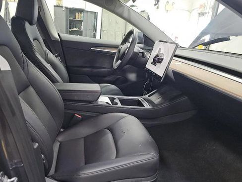 Used 2023 Tesla Model 3 Standard Range image 10