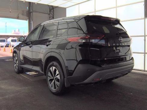 Used 2023 Nissan Rogue SV FWD image 6
