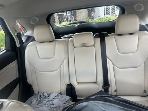 Used 2017 Ford Edge Titanium w/ Technology Package AWD/4WD image 23