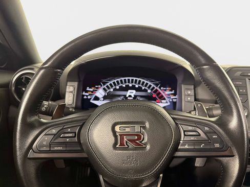 Used 2021 Nissan GT-R Premium AWD/4WD image 41