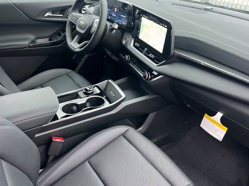 New 2026 Chevrolet Equinox LT w/ Convenience Package II image 12