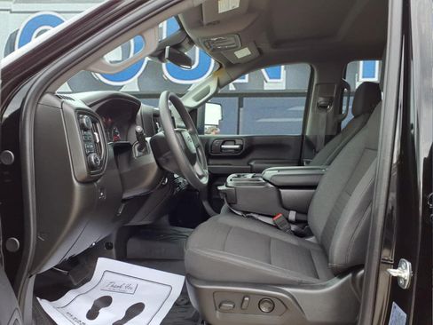 Used 2025 Chevrolet Silverado 2500 Custom w/ Custom Value Package AWD/4WD image 15