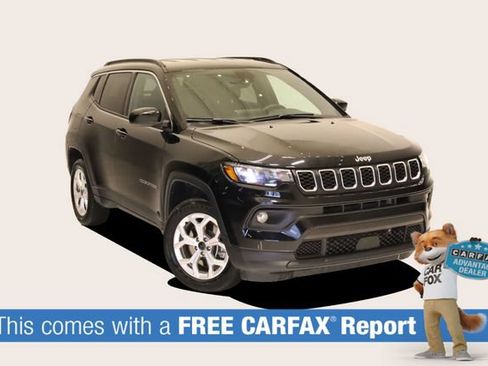 Used 2025 Jeep Compass Latitude AWD/4WD image 2