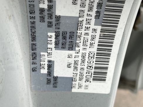 Used 2019 Toyota Yaris LE image 24