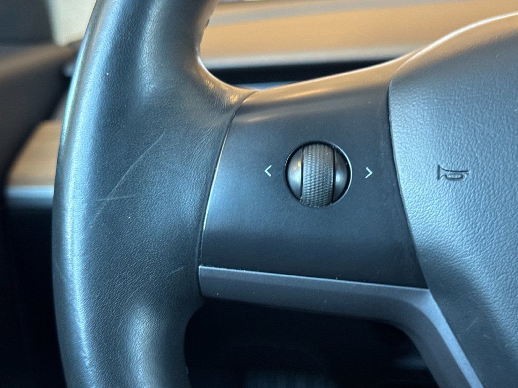 Used 2018 Tesla Model 3 Long Range RWD image 29