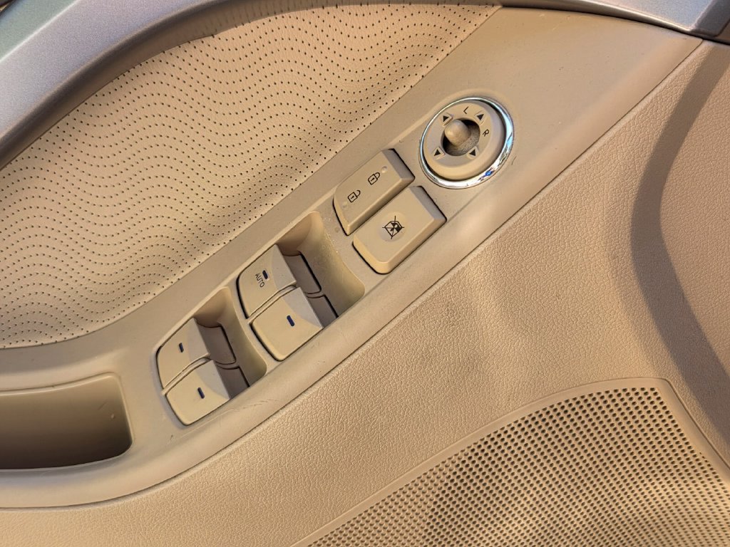 Used 2012 Hyundai Elantra Limited w/ Technology Pkg 5 FWD image 30