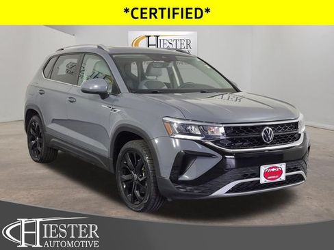 Used 2022 Volkswagen Taos SE AWD/4WD image 1