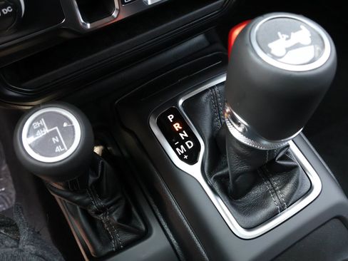 New 2026 Jeep Wrangler Unlimited Sahara AWD/4WD image 24