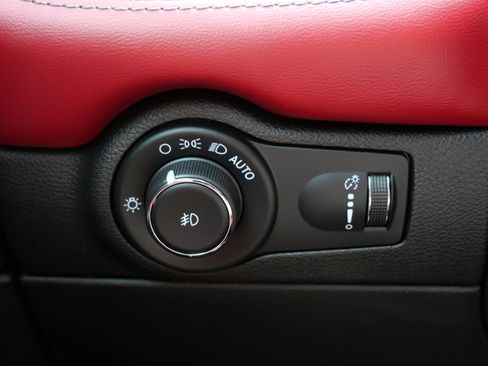 Used 2021 Dodge Durango R/T w/ Technology Group AWD/4WD image 25