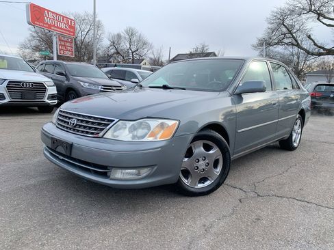 Used 2004 Toyota Avalon XLS image 1