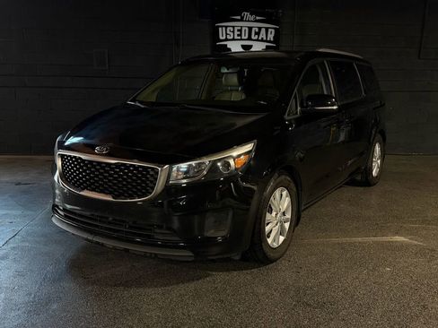 Used 2018 Kia Sedona LX w/ LX Essentials Premium Package FWD image 1