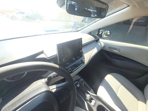 Used 2020 Toyota Corolla LE image 14