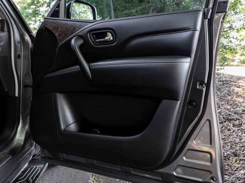 Used 2021 INFINITI QX80 Premium Select w/ All-Season Package RWD image 33