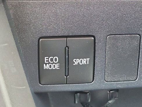 Used 2018 Toyota RAV4 LE w/ All Weather Liner Package image 22