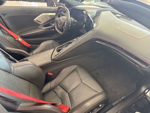 Used 2021 Chevrolet Corvette Stingray Premium Conv w/ Z51 Performance Package RWD image 33