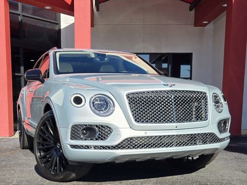 Used 2019 Bentley Bentayga image 10