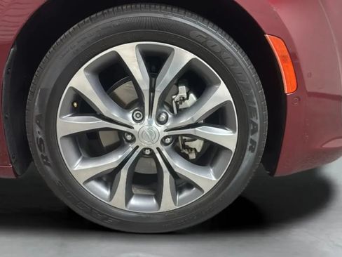 Used 2017 Chrysler Pacifica Limited FWD image 27