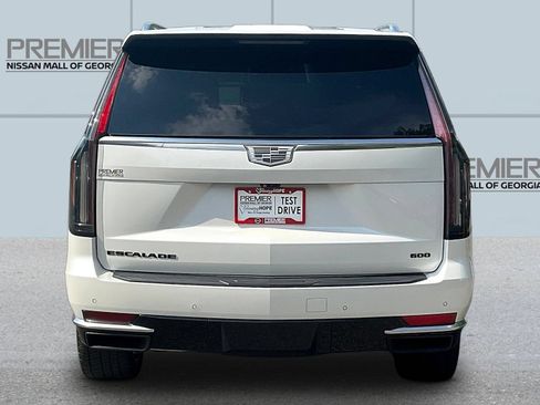 Used 2023 Cadillac Escalade Premium Luxury AWD/4WD image 6
