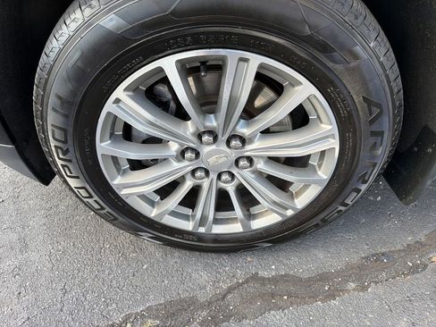 Used 2019 Cadillac XT5 Luxury AWD/4WD image 11