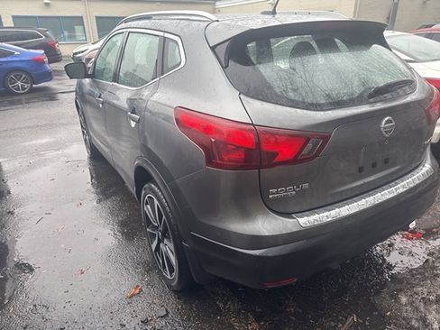 Used 2018 Nissan Rogue Sport SL w/ SL Premium Package image 4