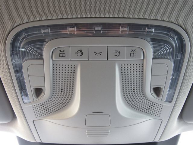 Used 2023 Mercedes-Benz Metris Passenger image 25