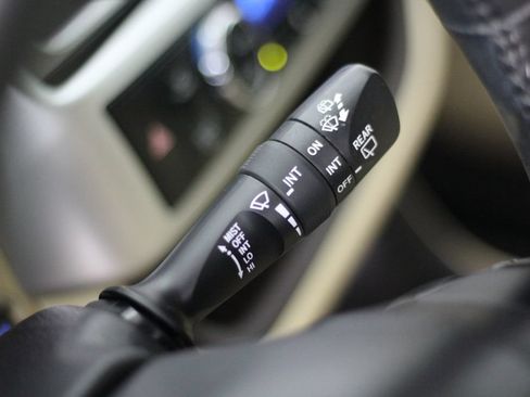 Used 2018 Toyota Highlander Limited FWD image 16