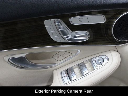 Used 2020 Mercedes-Benz GLC 300 GLC 300 image 16