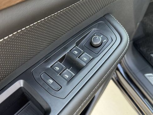 New 2026 Volkswagen Atlas SE image 11