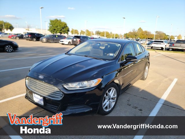 Used 2016 Ford Fusion SE FWD image 1