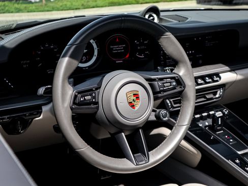 Used 2021 Porsche 911 Targa 4S AWD/4WD image 18