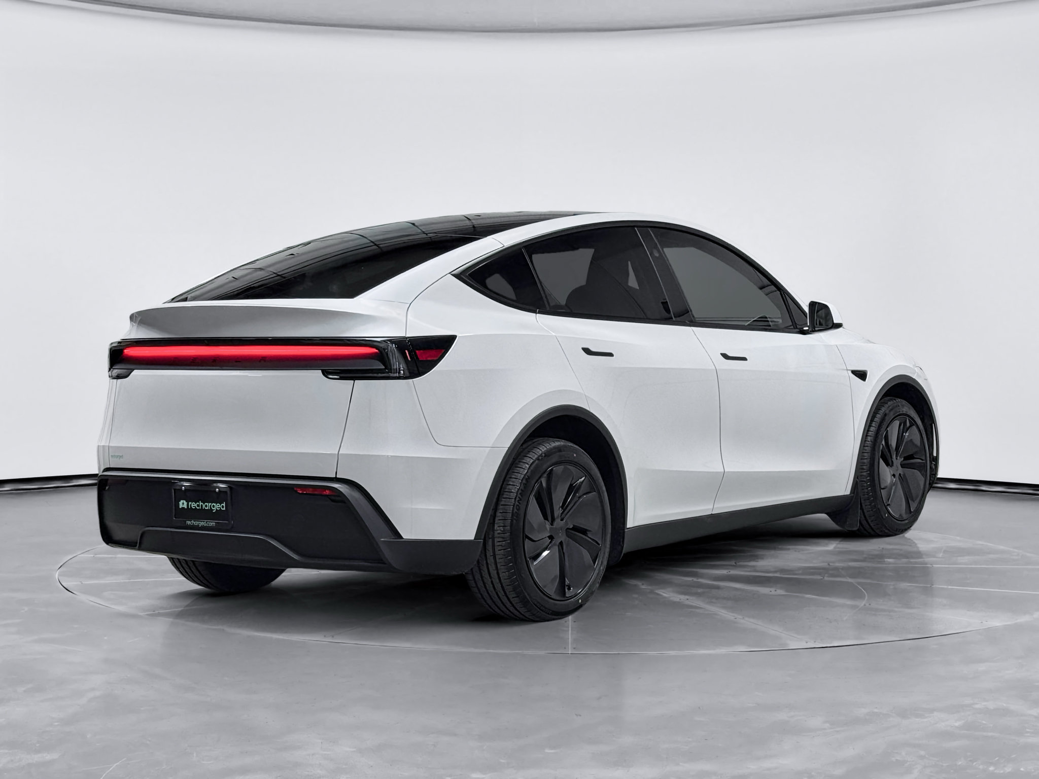 Used 2026 Tesla Model Y 2WD image 3