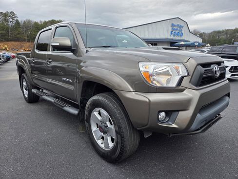 Used 2013 Toyota Tacoma PreRunner image 2