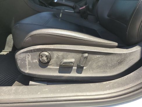 Used 2017 Volkswagen Passat 1.8T SE FWD image 13