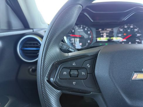 Used 2025 Chevrolet Trax LS FWD image 18