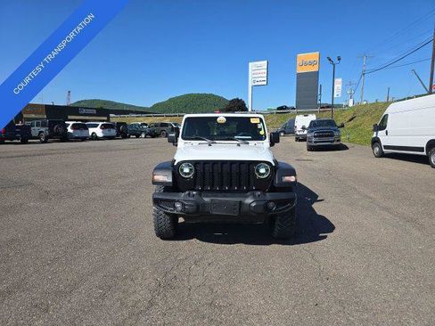 Certified 2022 Jeep Wrangler Sport AWD/4WD image 3
