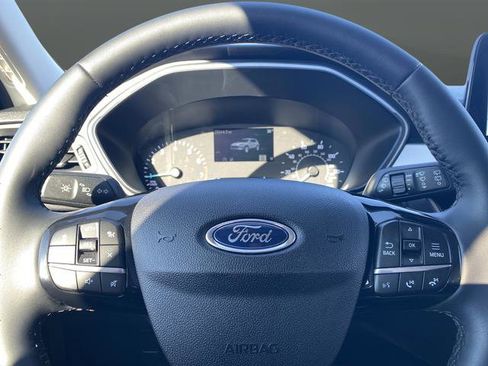 Used 2022 Ford Escape SE w/ Cold Weather Package FWD image 16