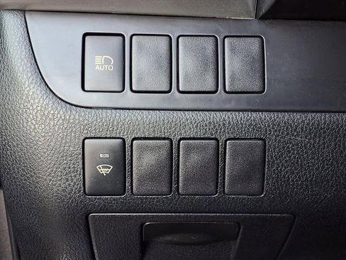 Used 2019 Toyota Highlander LE image 16