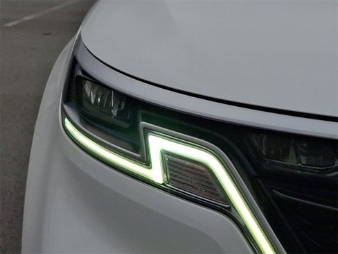 Used 2024 Kia Carnival EX image 9