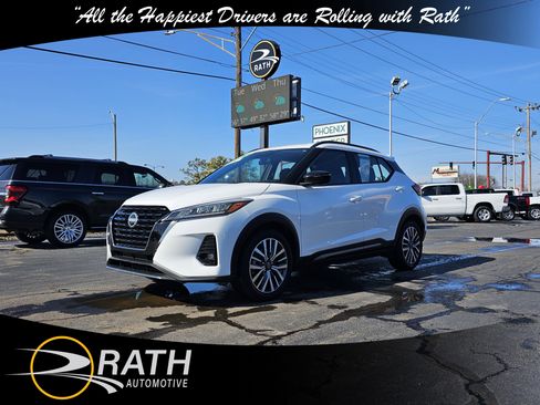 Used 2024 Nissan Kicks SR image 1
