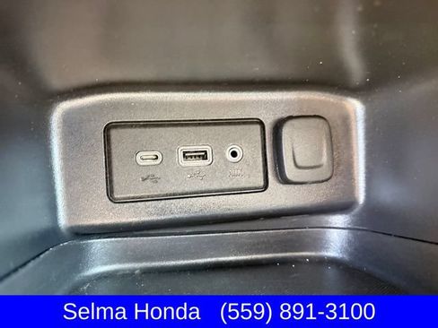 Used 2023 Chevrolet Equinox LT FWD image 20