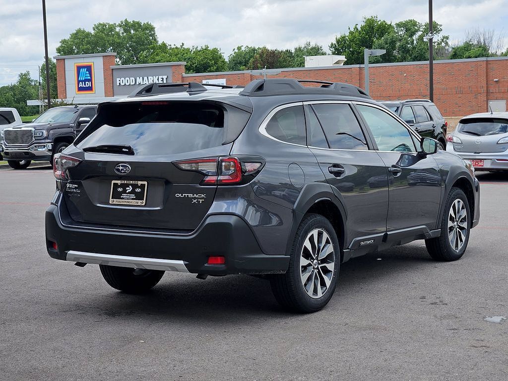 Used 2023 Subaru Outback Limited XT AWD/4WD image 4