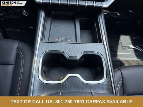 Used 2025 GMC Acadia Elevation w/ Elevation Premium Package AWD/4WD image 24