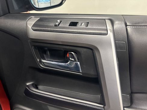 Used 2017 Toyota 4Runner SR5 AWD/4WD image 45