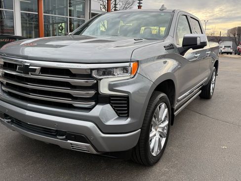 Used 2023 Chevrolet Silverado 1500 High Country w/ High Country Premium Package image 4