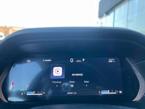 Used 2023 Jeep Grand Cherokee L Laredo image 22