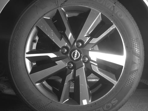 Used 2025 Nissan Versa SV image 14