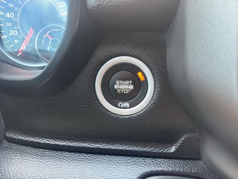 Used 2019 RAM 1500 Big Horn AWD/4WD image 25