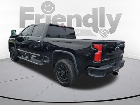 Used 2024 Chevrolet Silverado 3500 High Country w/ High Country Premium Package AWD/4WD image 3